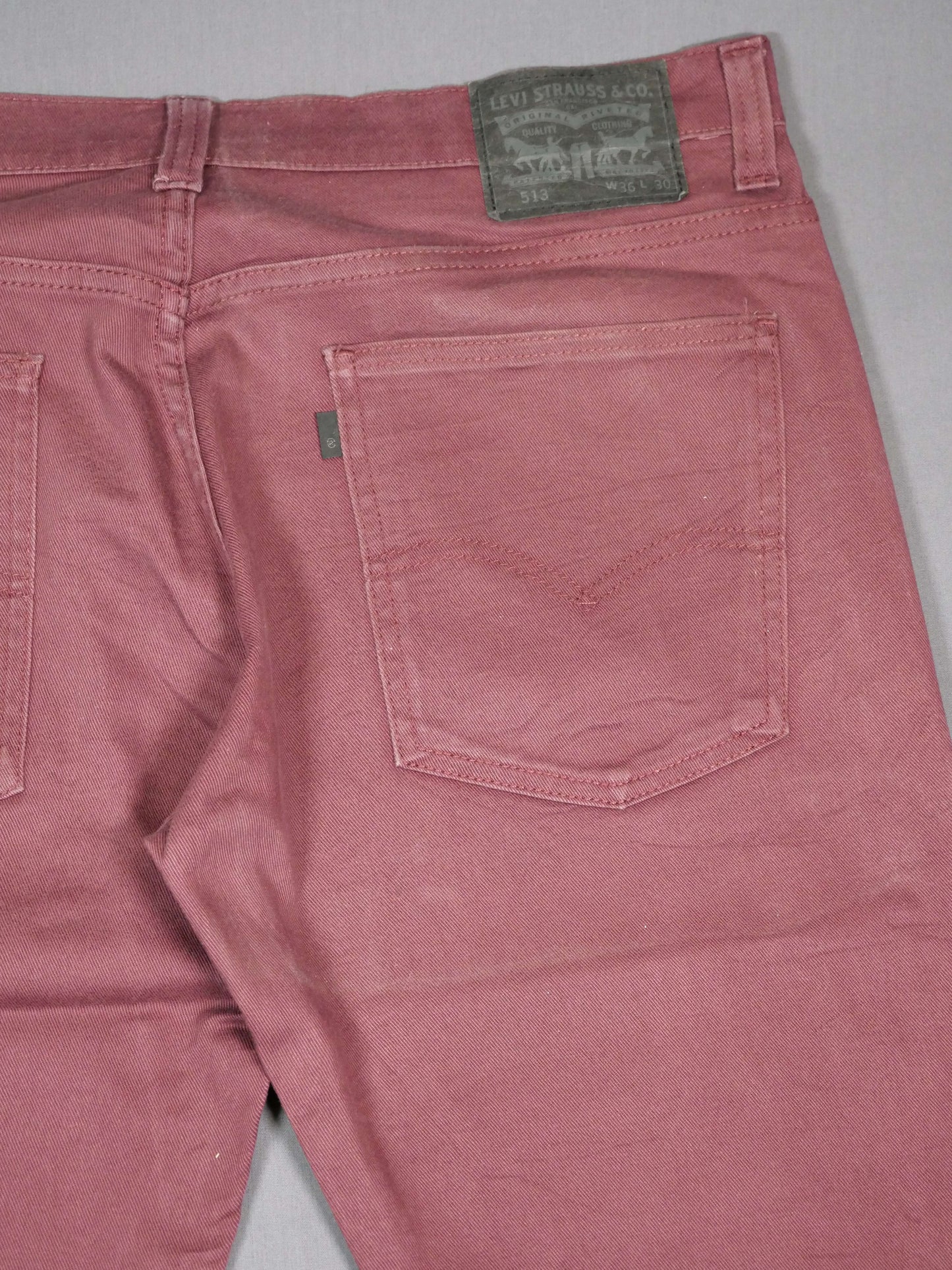 Levis 513 rot - 36X30