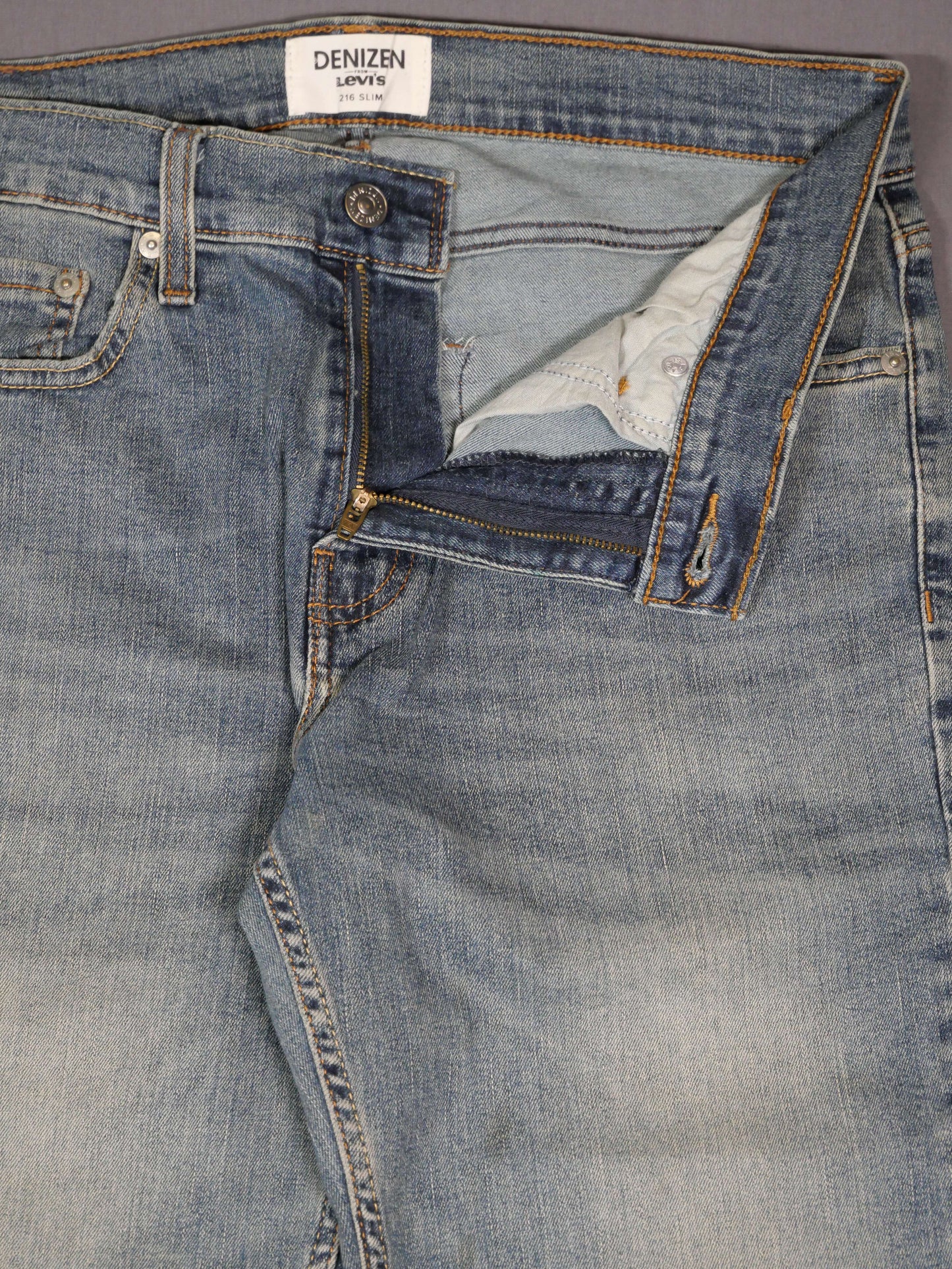 Levis Jeans - 32X32