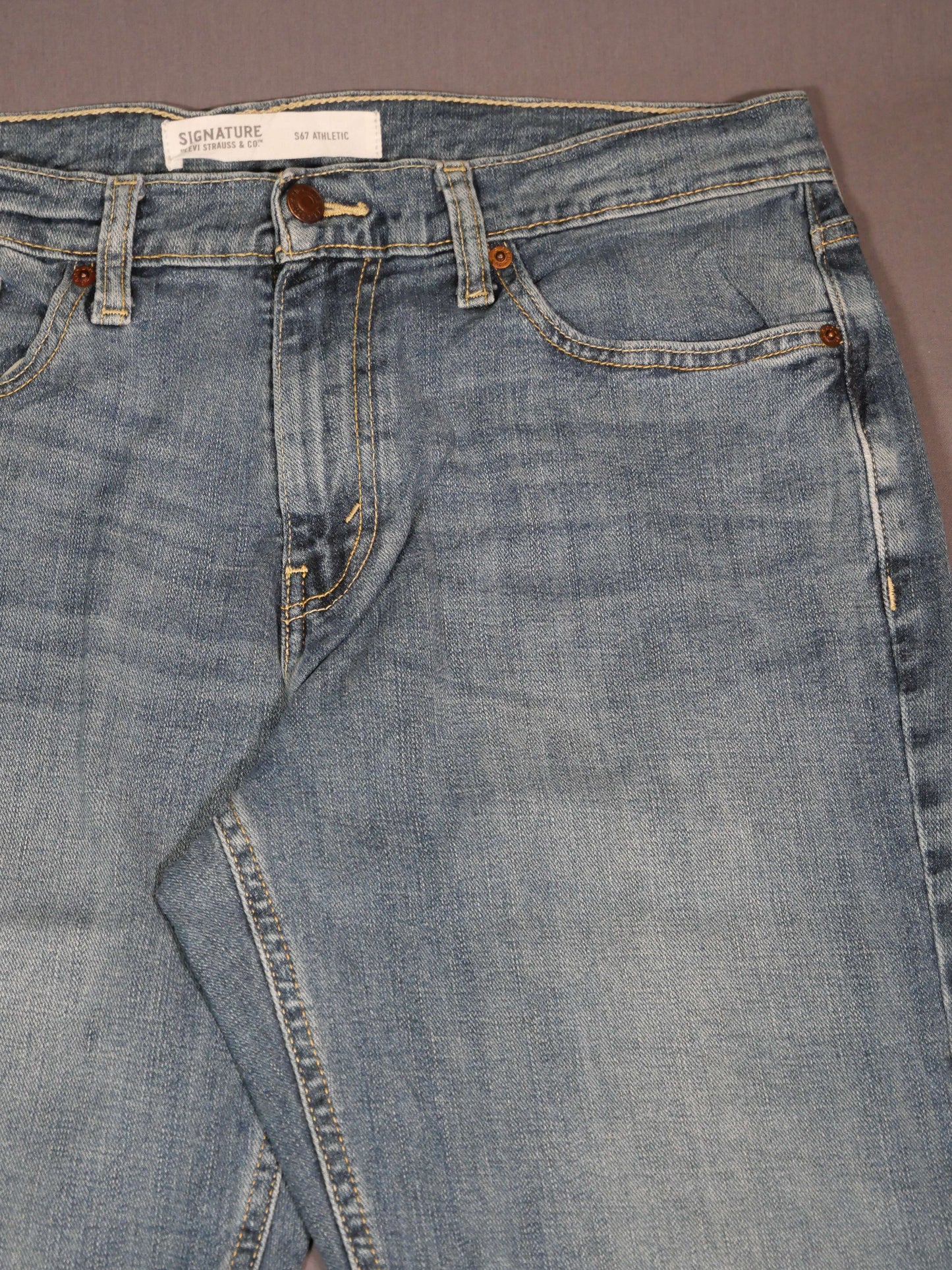 Levis Jeans - 32X34