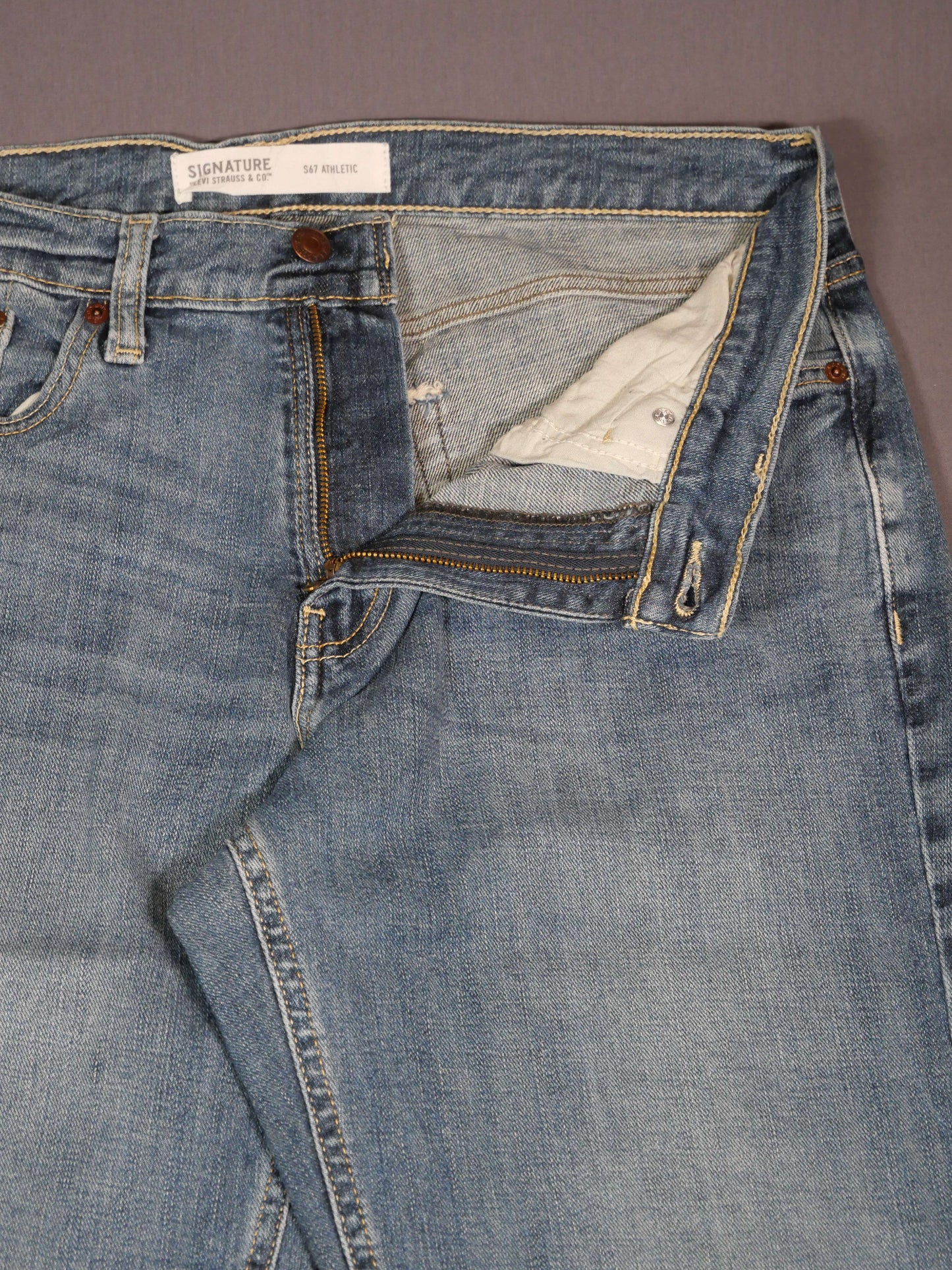 Levis Jeans - 32X34