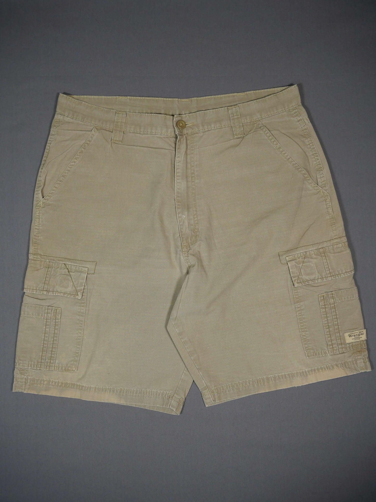 Wrangler Cargo Shorts - 36