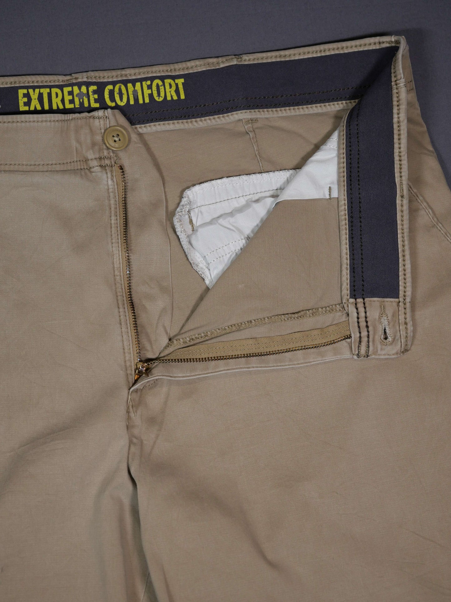 Lee Comfort Shorts beige - 40