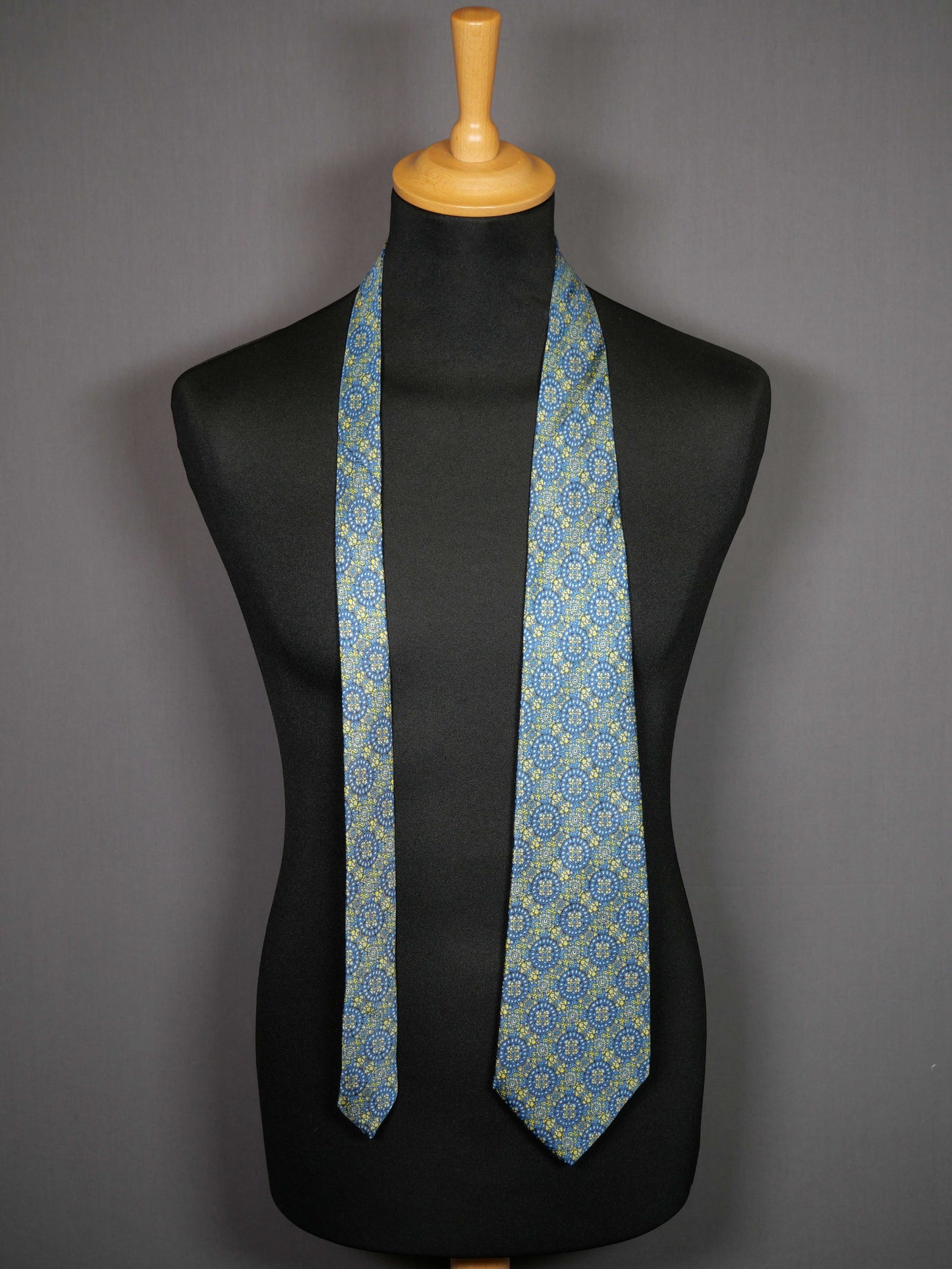 Vintage Nina Ricci Seidenkrawatte blau
